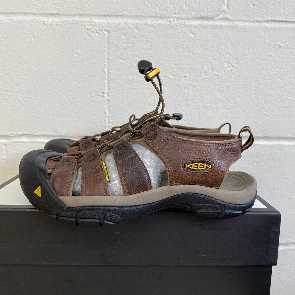 KEEN Men's Newport Closed Toe Leather Hiking Water Sandals Bison‎ Brown Size 9
